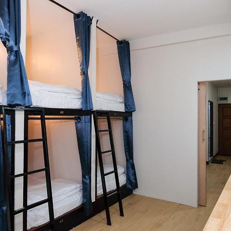Delta 9 Hostel Банкок Екстериор снимка